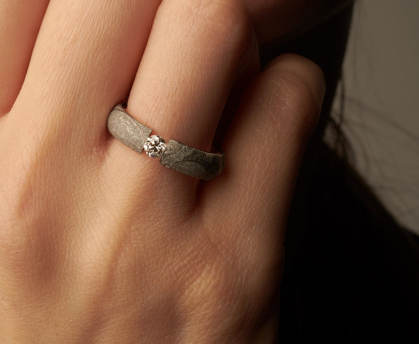 INFINITY II - Meteoriten Ring Gold mit Brillant