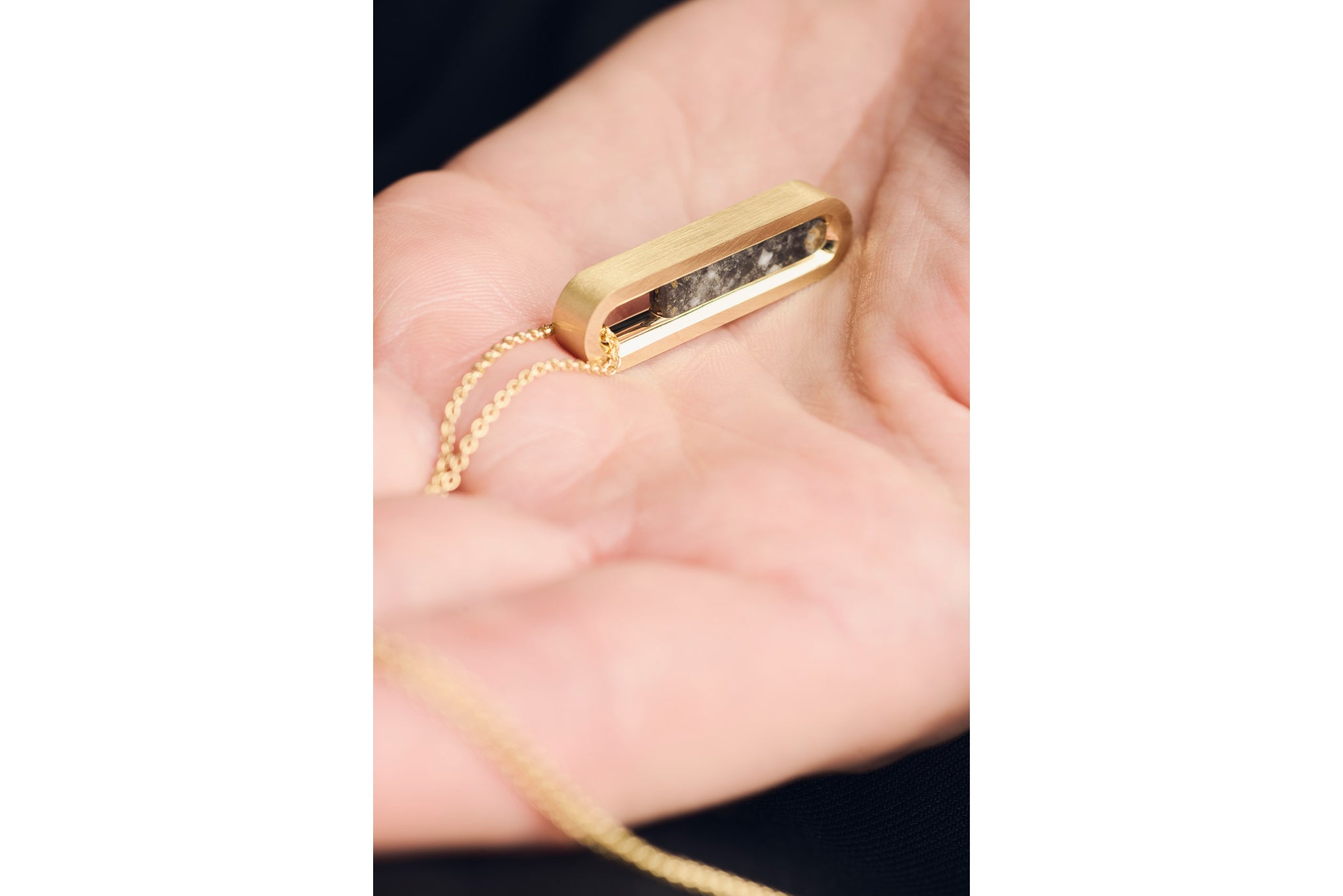 Mond Meteoriten Anhänger M I - 18 K Gold