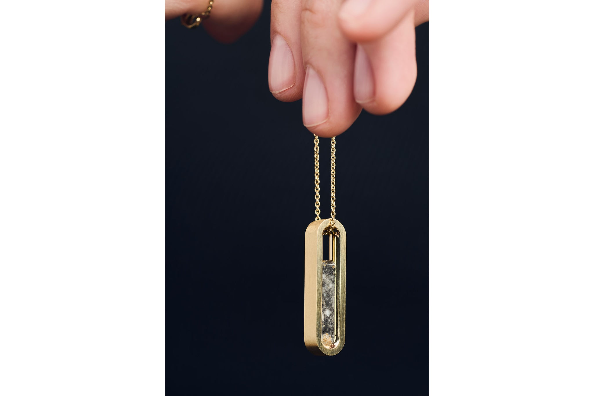 Mond Meteoriten Anhänger M I - 18 K Gold